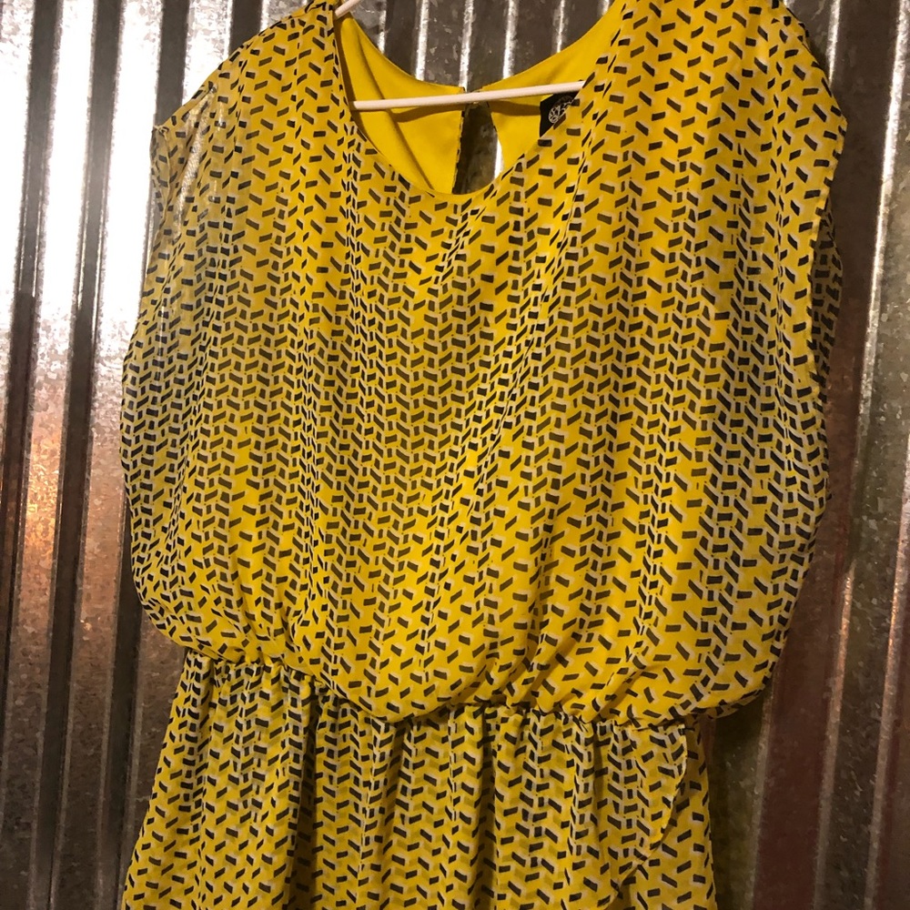 Bobeau yellow, blue and white fully lined blouse